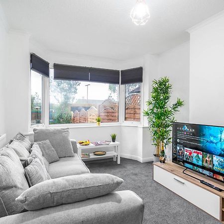 4 Bedroom House - Accommodates 7 - Garden - Parking - Netflix - Wifi - 559T Birmingham Exterior foto