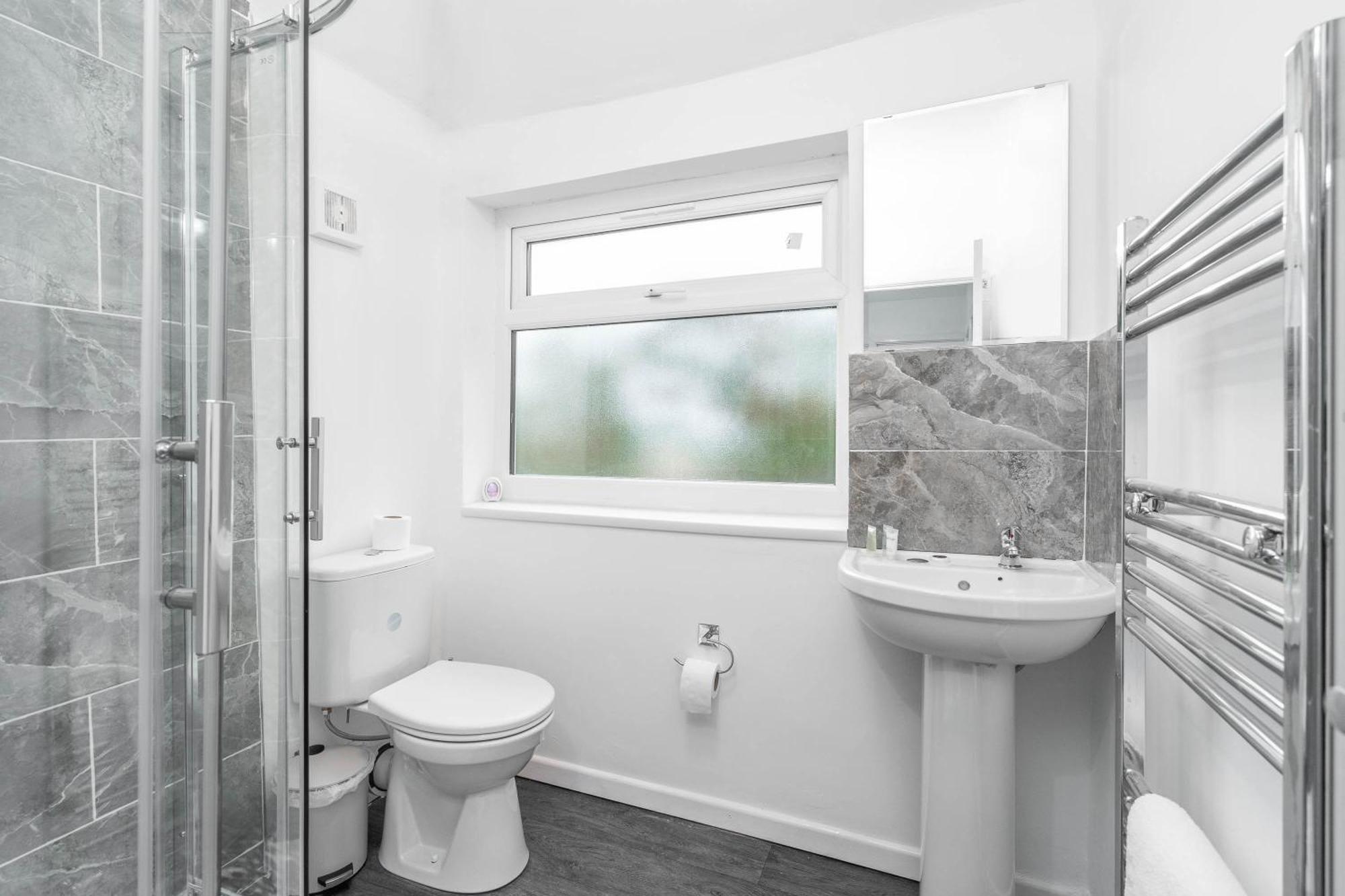 4 Bedroom House - Accommodates 7 - Garden - Parking - Netflix - Wifi - 559T Birmingham Exterior foto