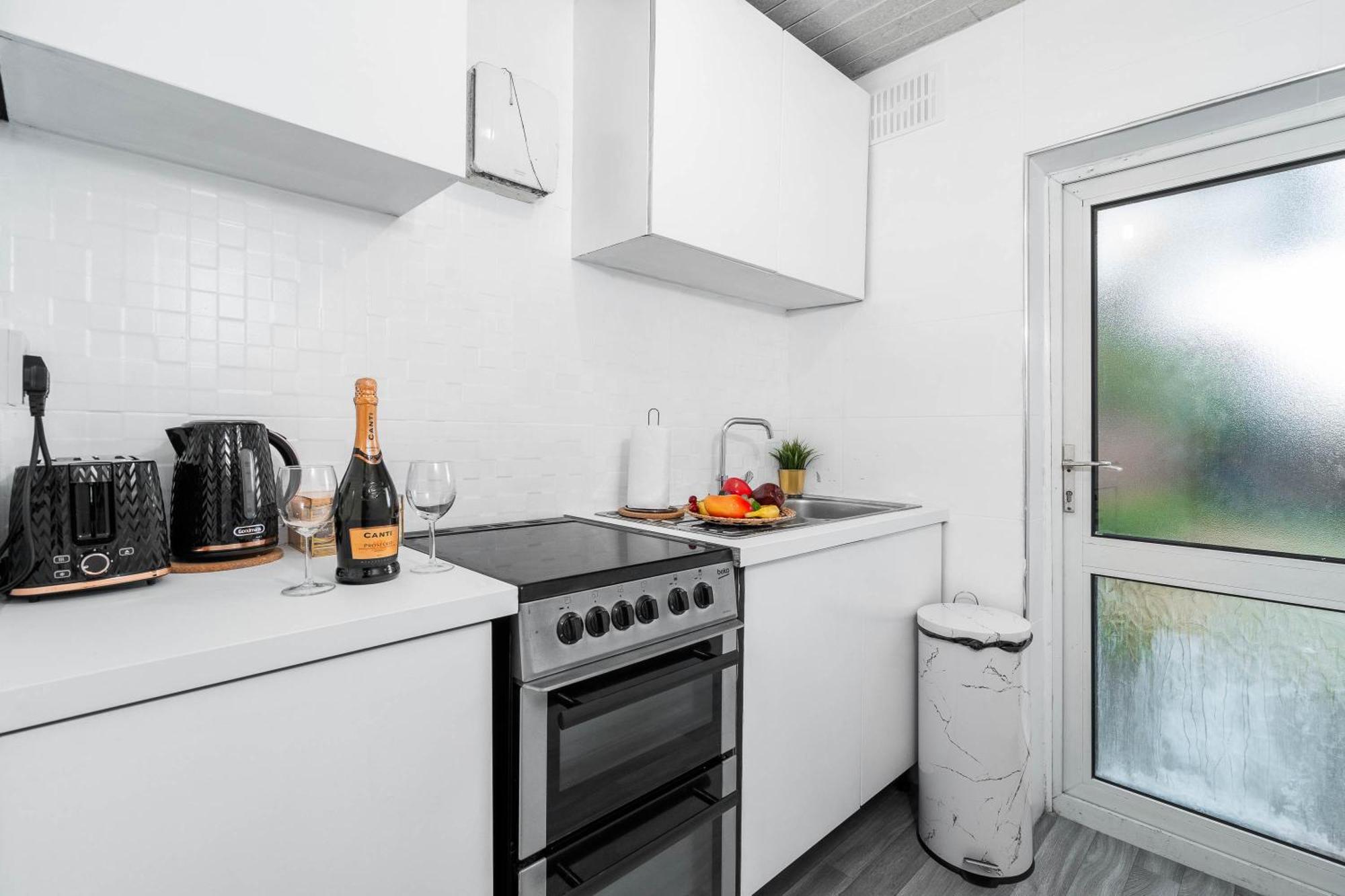 4 Bedroom House - Accommodates 7 - Garden - Parking - Netflix - Wifi - 559T Birmingham Exterior foto